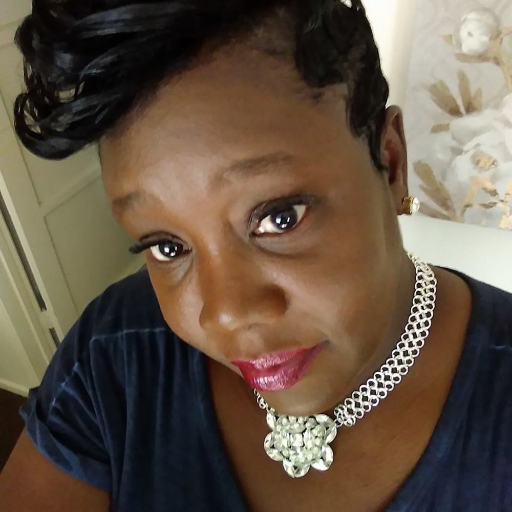 Meet your Posher, Loretta